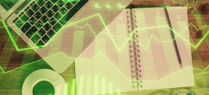 מקלדת ומחברת בשקיפות בירוק