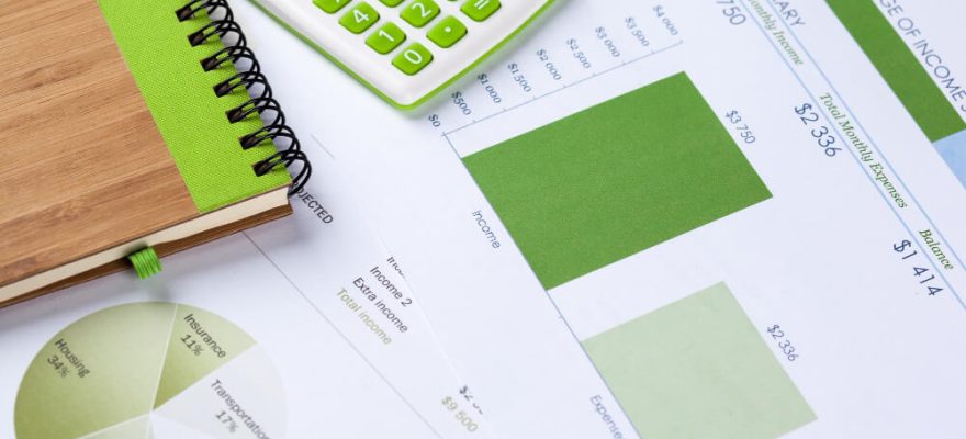 מחברת מחשבון וניירת חישובים